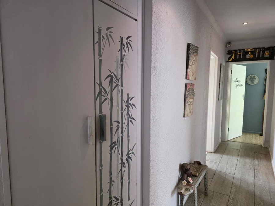 6 Bedroom Property for Sale in Heuwelsig Free State